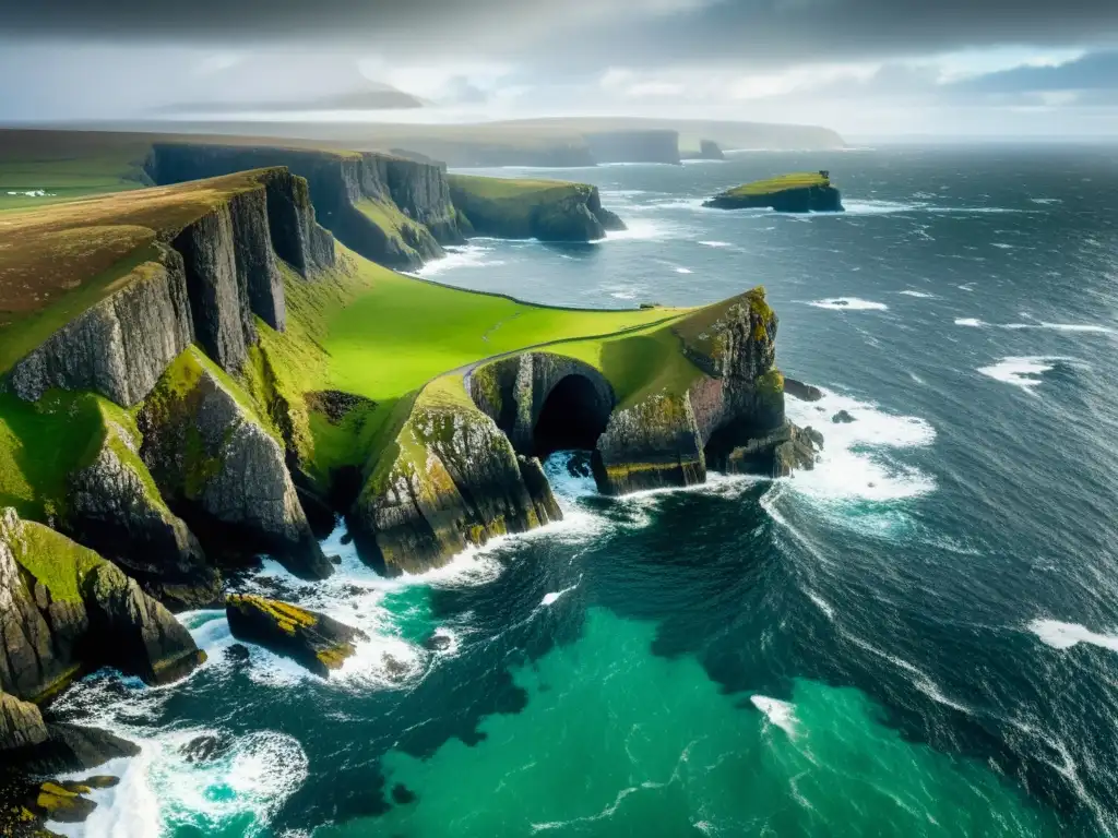 Naturaleza salvaje en Islas Shetland: Vista aérea impresionante de acantilados dramáticos, oleaje agitado y aves marinas en cielos tormentosos