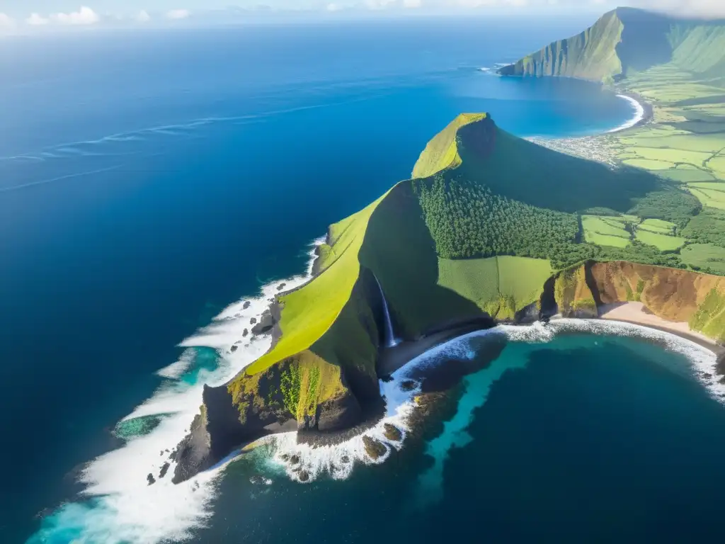 Vista aérea de la impresionante conservación marina en Azores: Desafíos y soluciones, resaltando la belleza del ecosistema marino y la costa rocosa